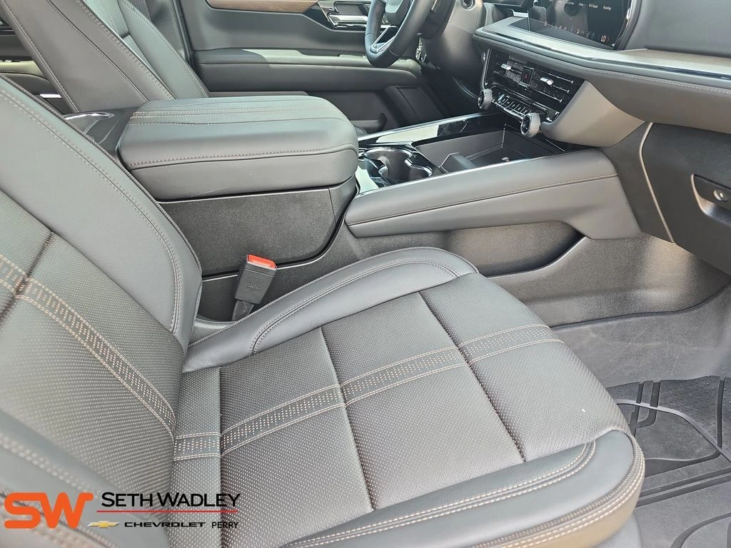 2026 Chevrolet Suburban High Country - Photo 10