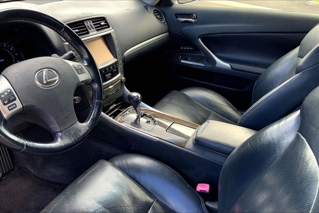 2015 Lexus IS 250 - Photo 15