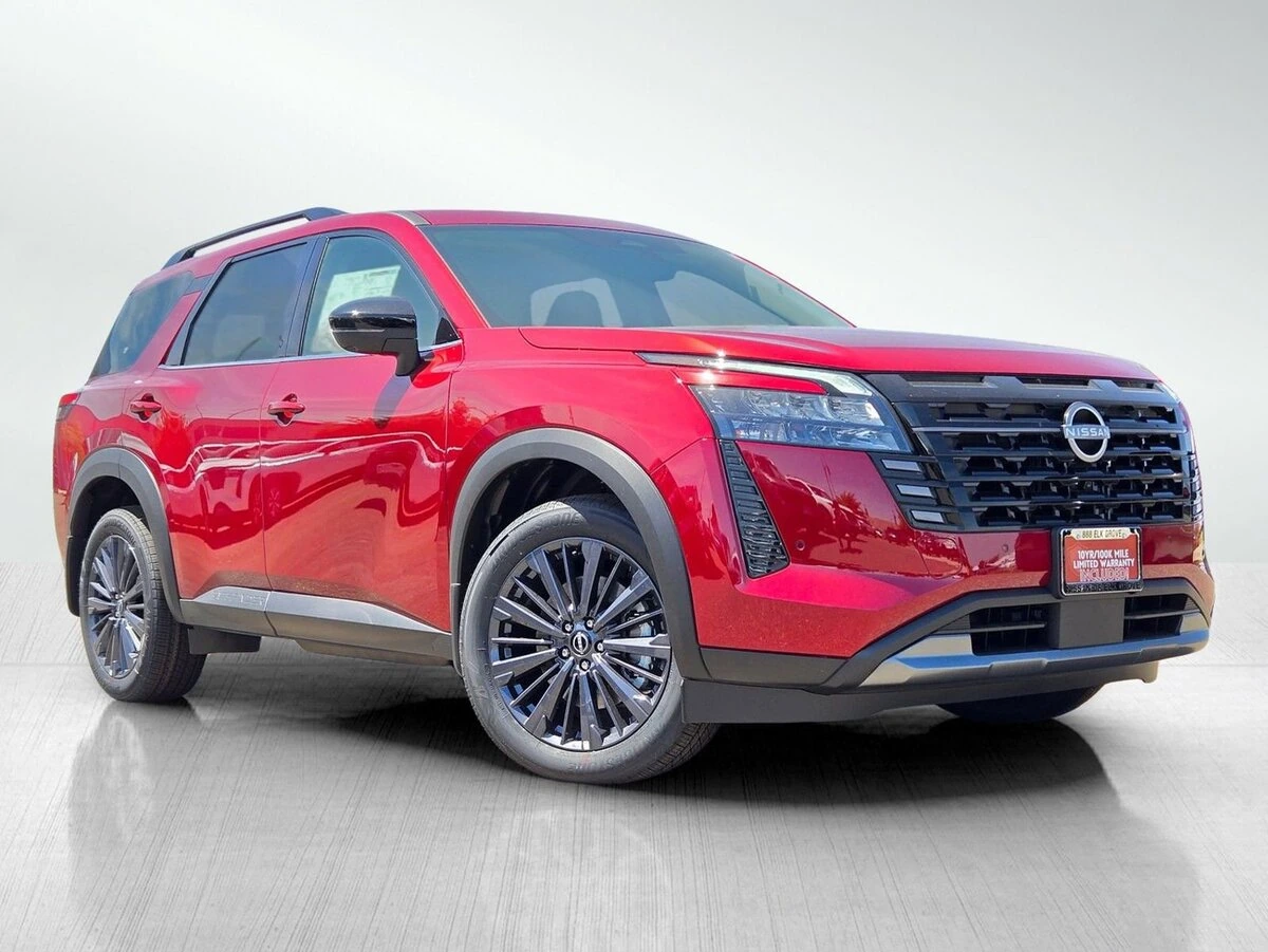 2026 Nissan Pathfinder SL 4WD's photo