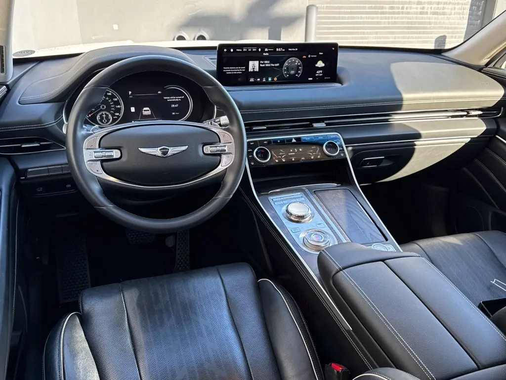 2023 Genesis GV80 3.5T Advanced photo 2