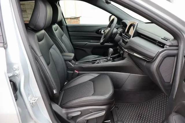 2025 Jeep Compass Latitude photo 40
