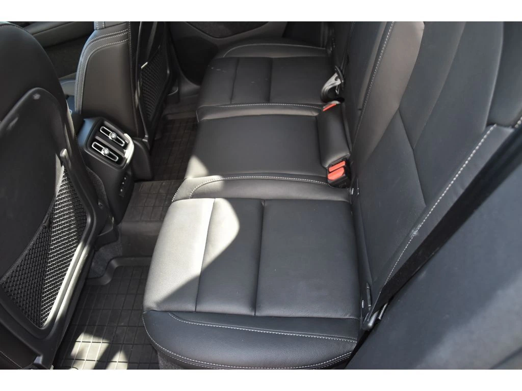 2025 Volvo - image 16