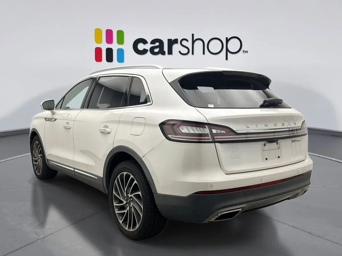 2019 Lincoln Nautilus Reserve photo 2