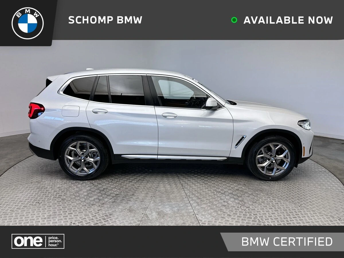 2023 BMW X3 30i's photo