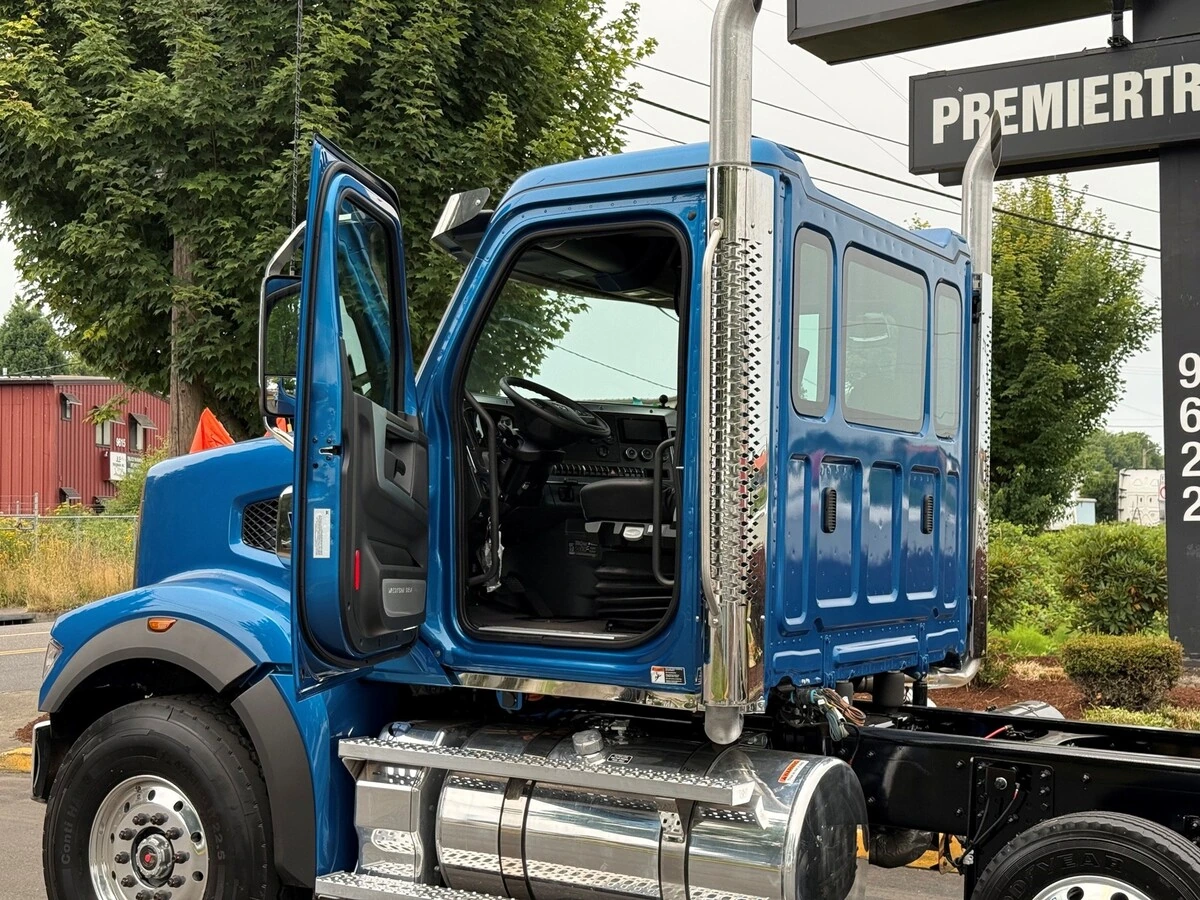 2027 Western Star 49X — photo 8