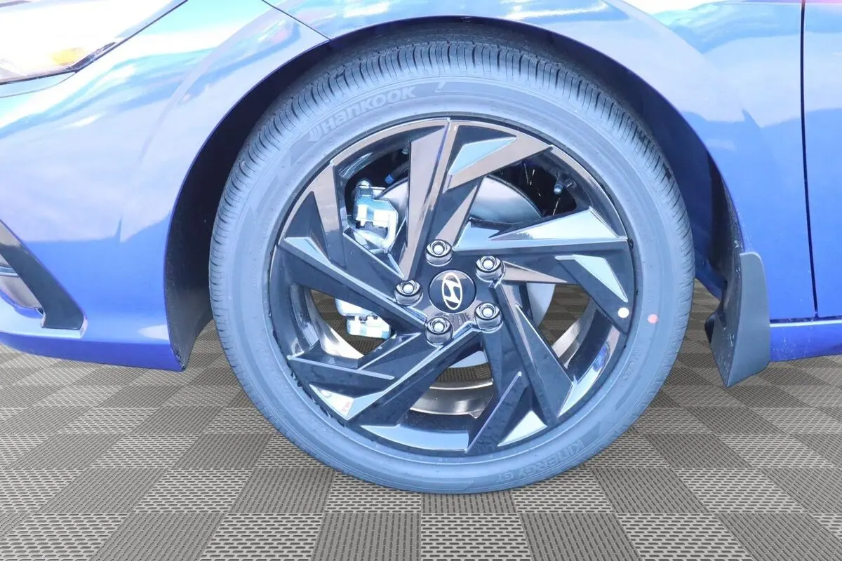 2026 Hyundai Elantra SEL Sport photo 4