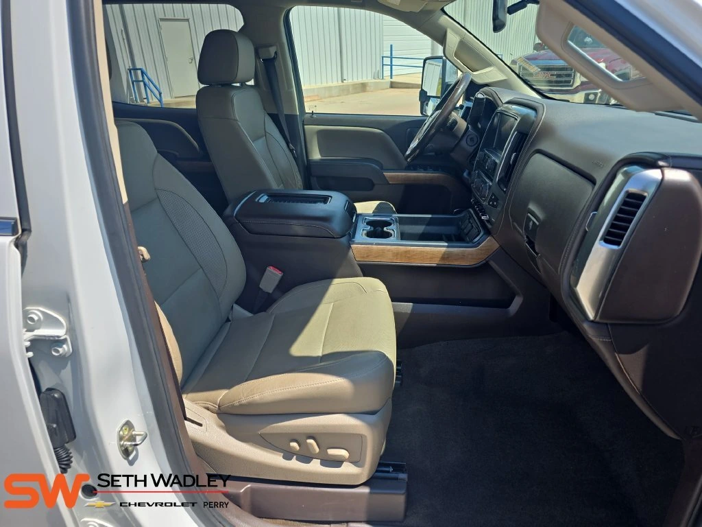 2018 Chevrolet Silverado 2500HD LTZ - Photo 10