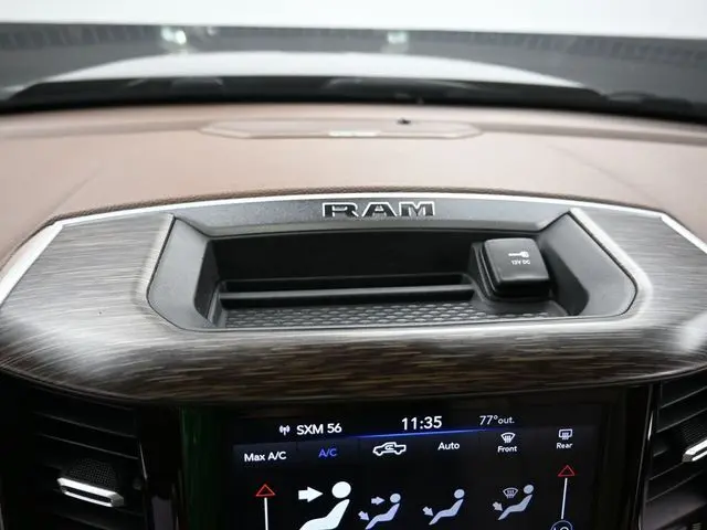 2019 Ram 1500 Laramie photo 22