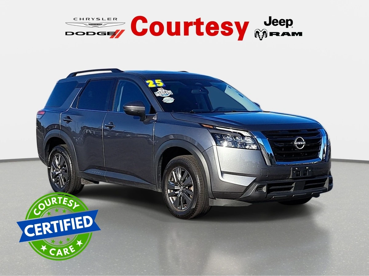 2025 Nissan Pathfinder SV