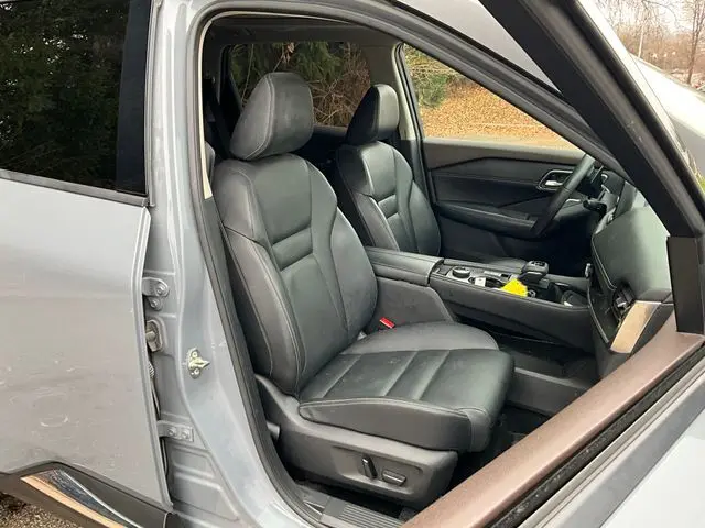 2021 Nissan Rogue SL photo 2