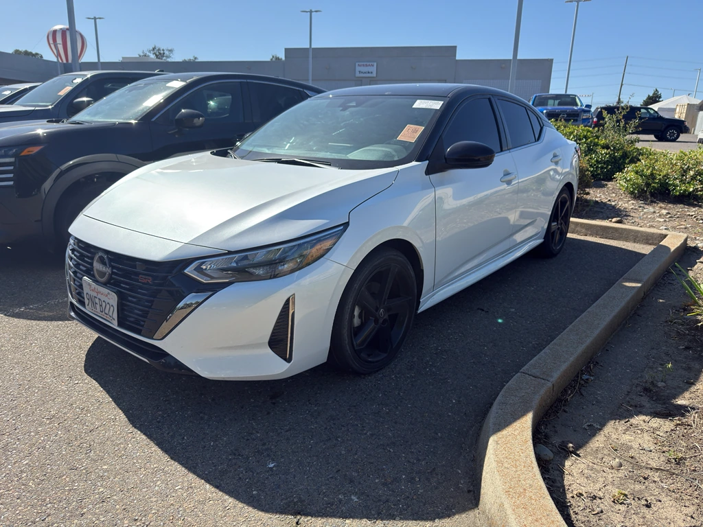2024 Nissan Sentra SR CVT's photo