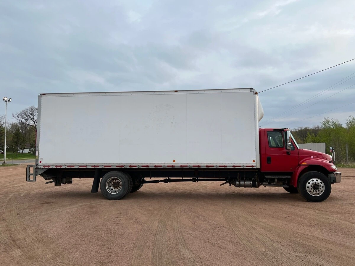 2019 International - image 5