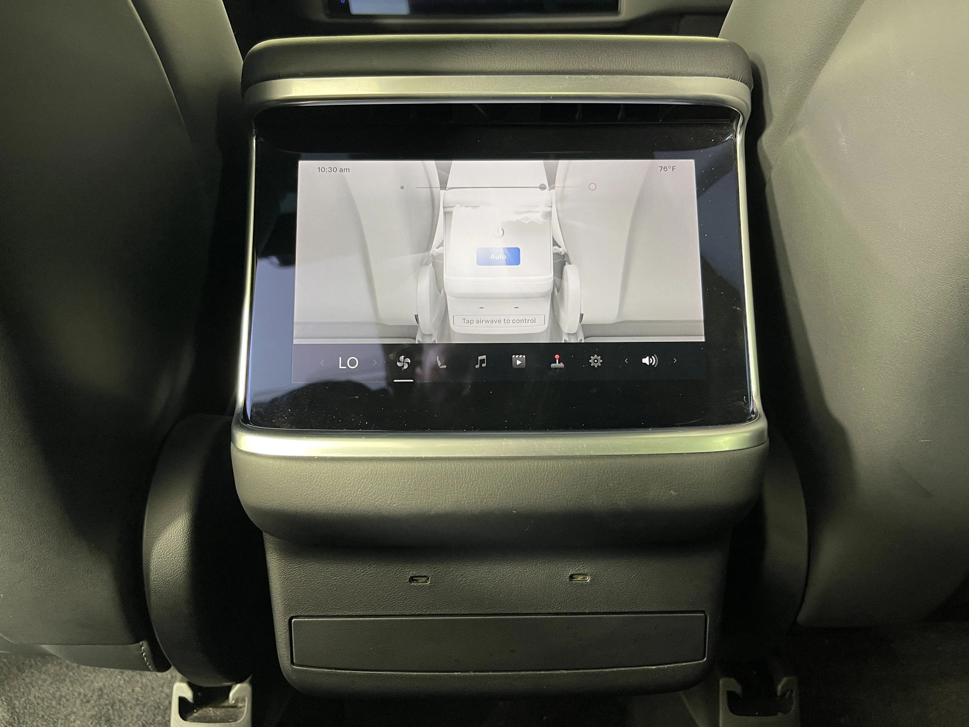 2022 Tesla Model X photo 25
