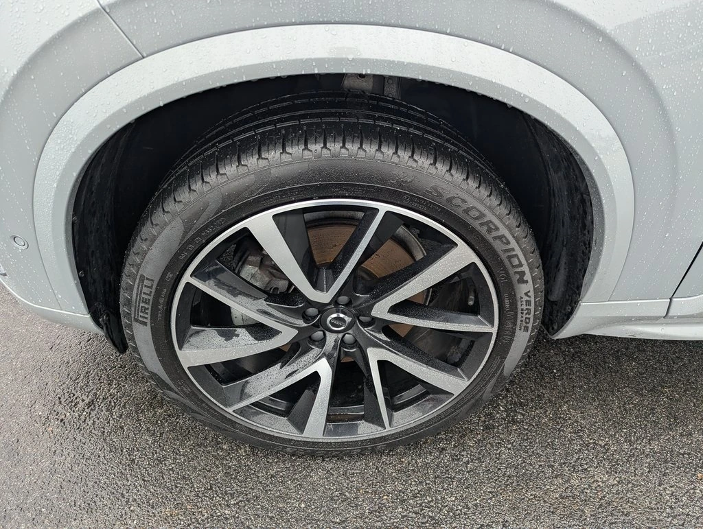 2024 Volvo - image 12