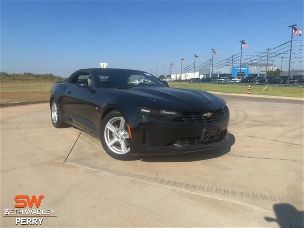 2020 Chevrolet Camaro 1LT photo 2