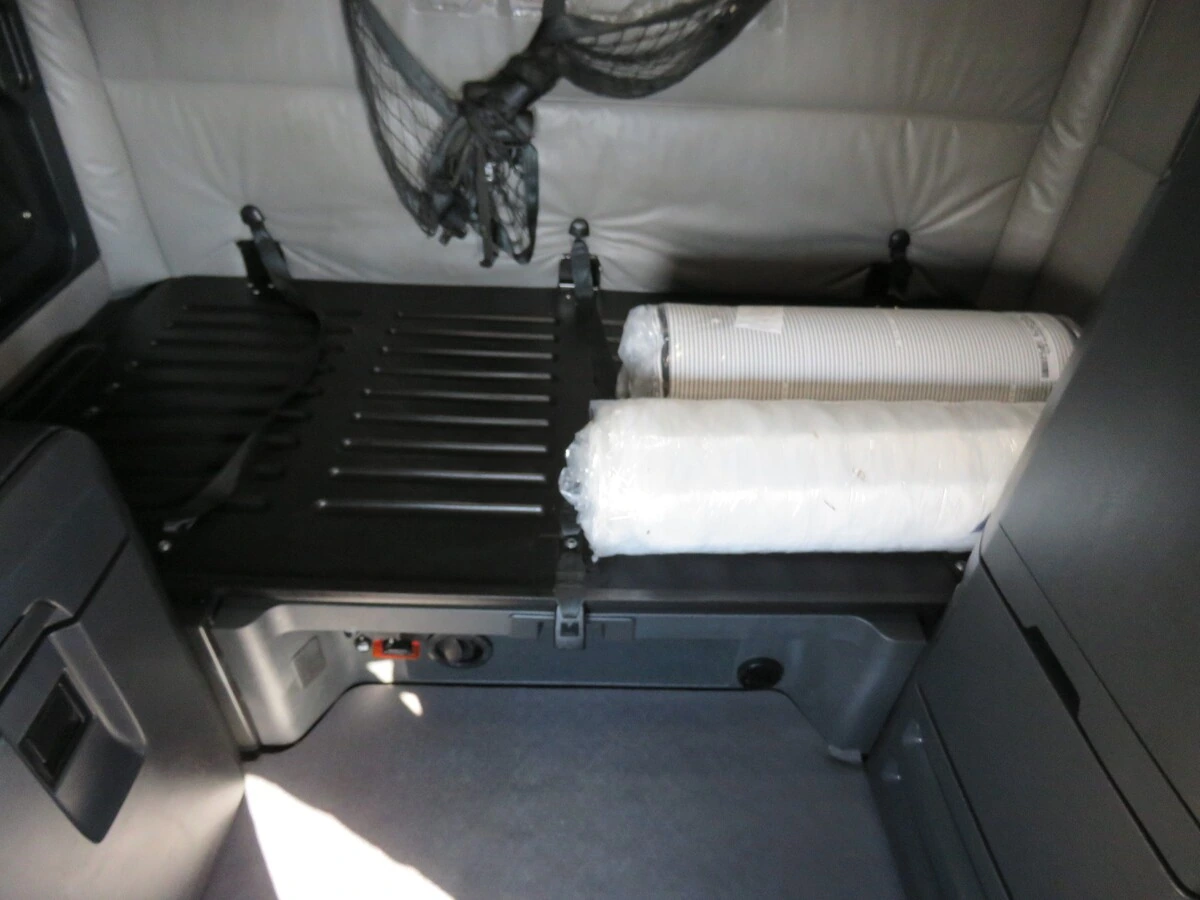 2022 Freightliner Cascadia - image 17