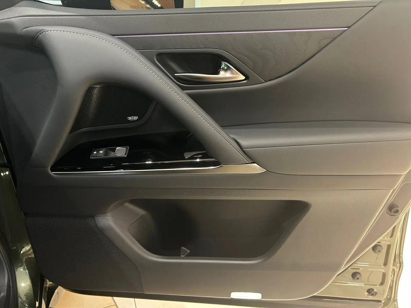 2025 Lexus LX photo 17