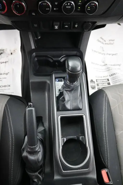 2022 Toyota Tacoma TRD Off-Road V6 photo 22