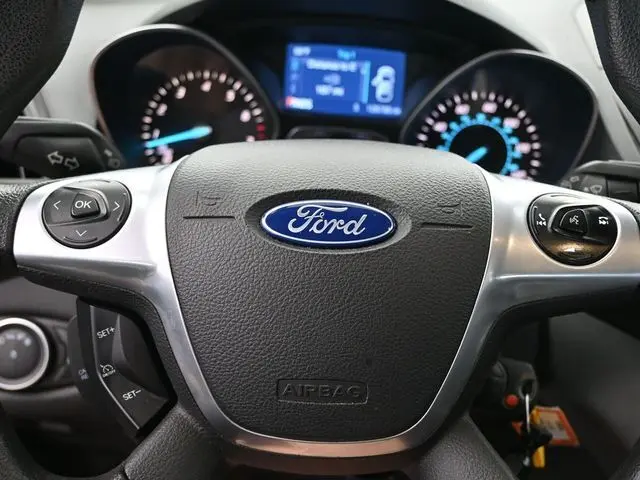 2015 Ford Escape S photo 18