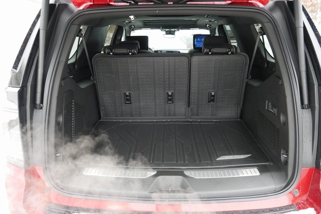 2026 Chevrolet Suburban Premier - Photo 30