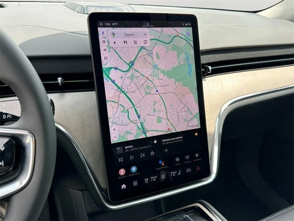 2025 Volvo - image 20