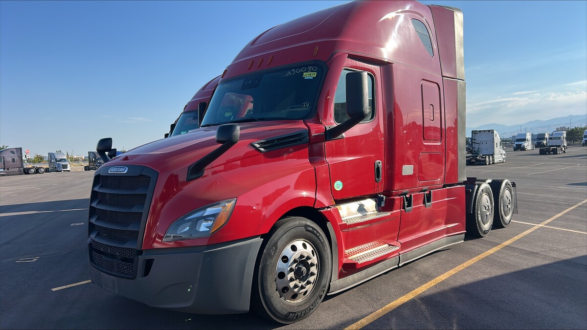 2023 FREIGHTLINER Cascadia
