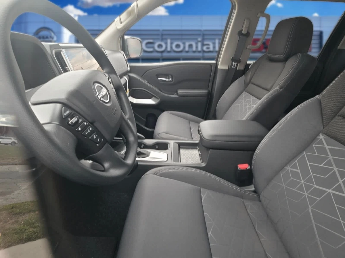 2025 Nissan Frontier SV - Photo 11