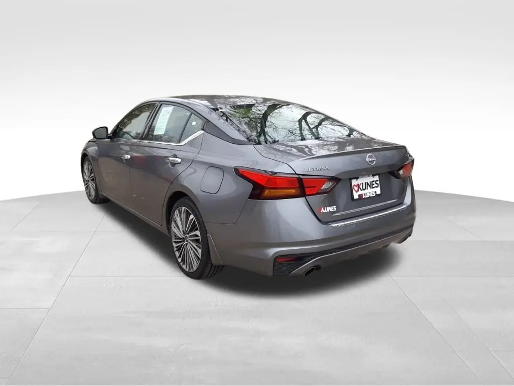 2023 Nissan Altima 2.5 SL photo 3