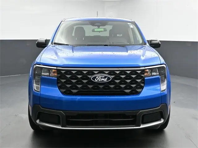 2025 Ford Maverick XLT photo 2