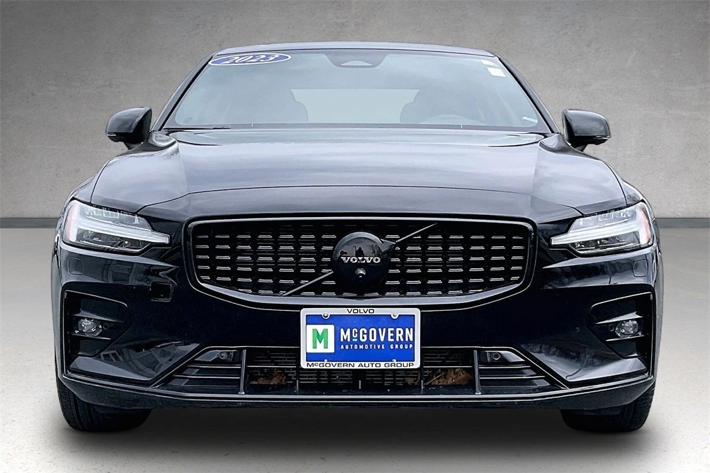 2023 Volvo - image 2