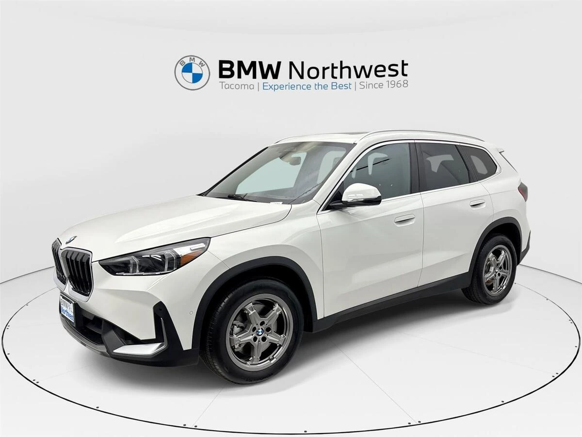 2023 BMW X1 28i's photo