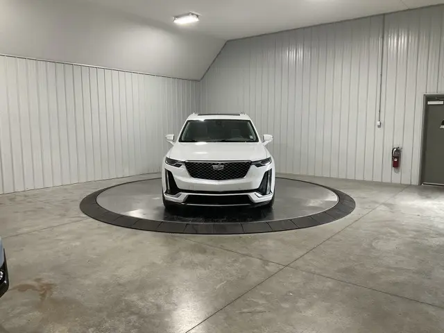 Used 2020 Cadillac XT6 Premium Luxury with VIN 1GYKPCRS2LZ193871 for sale in Roanoke, IN