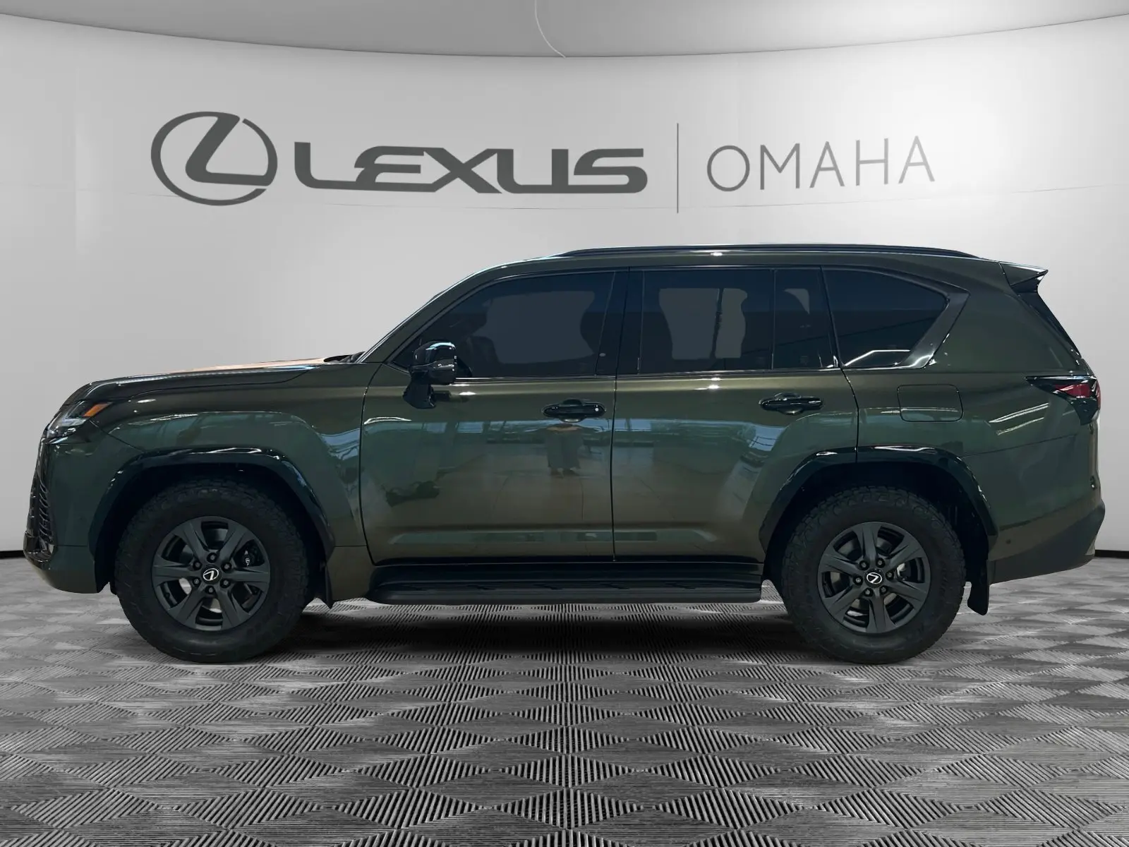 2025 Lexus LX photo 2
