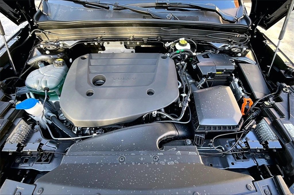 2026 Volvo - image 29