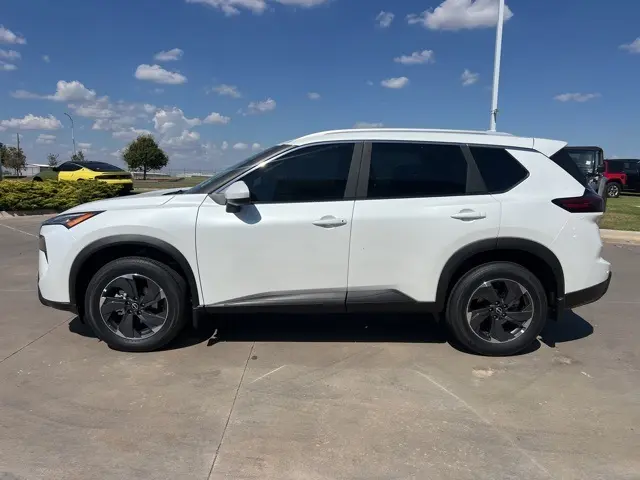 2026 Nissan Rogue SV photo 5