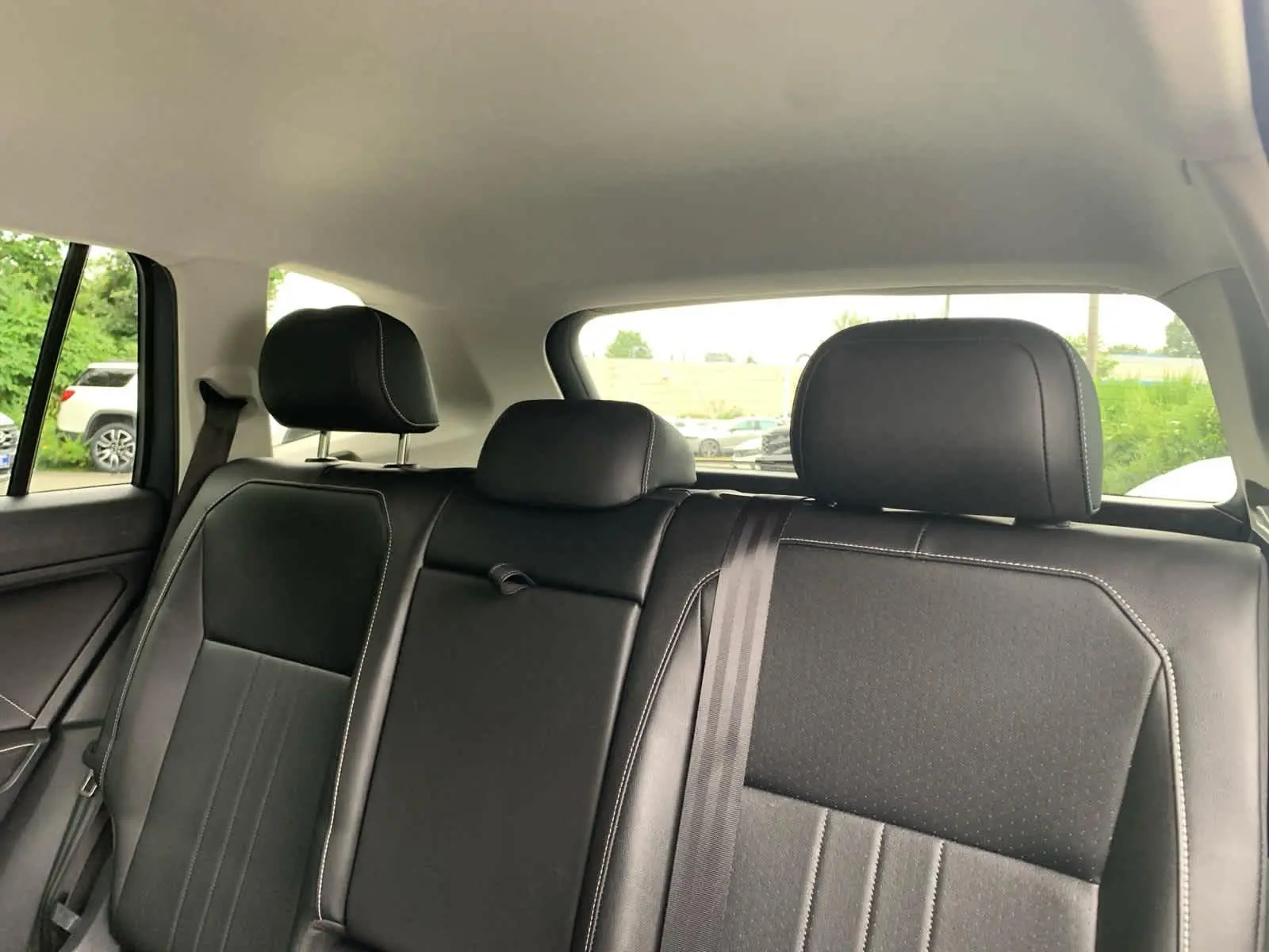 2023 Volkswagen Tiguan SE photo 25