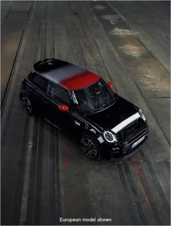 CHILI RED MULTITONE ROOF
AND RED MIRRORS