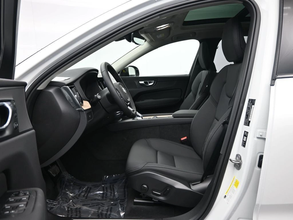 2026 Volvo - image 20