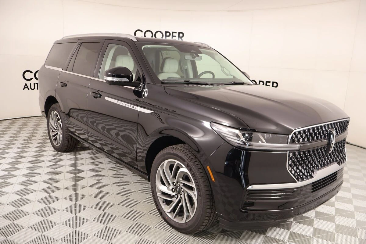 2025 Lincoln Navigator Reserve 4WD's photo
