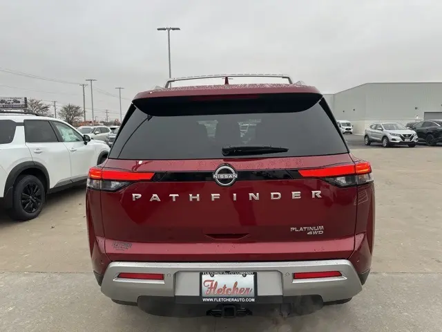 2025 Nissan Pathfinder Platinum photo 4