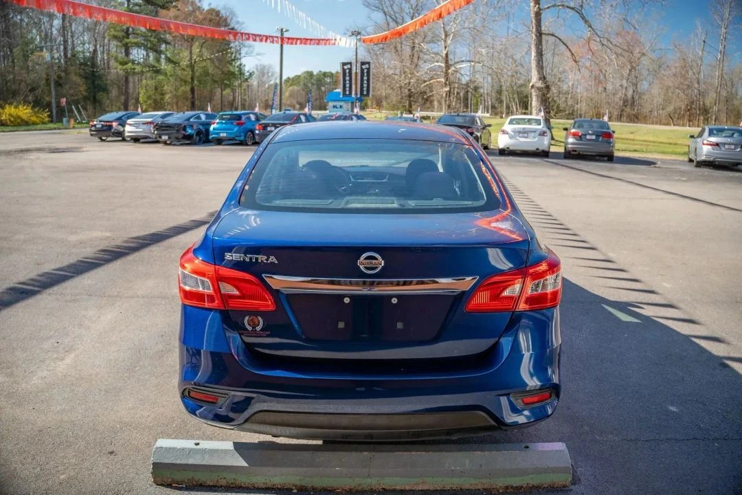 2016 Nissan Sentra S - Photo 11