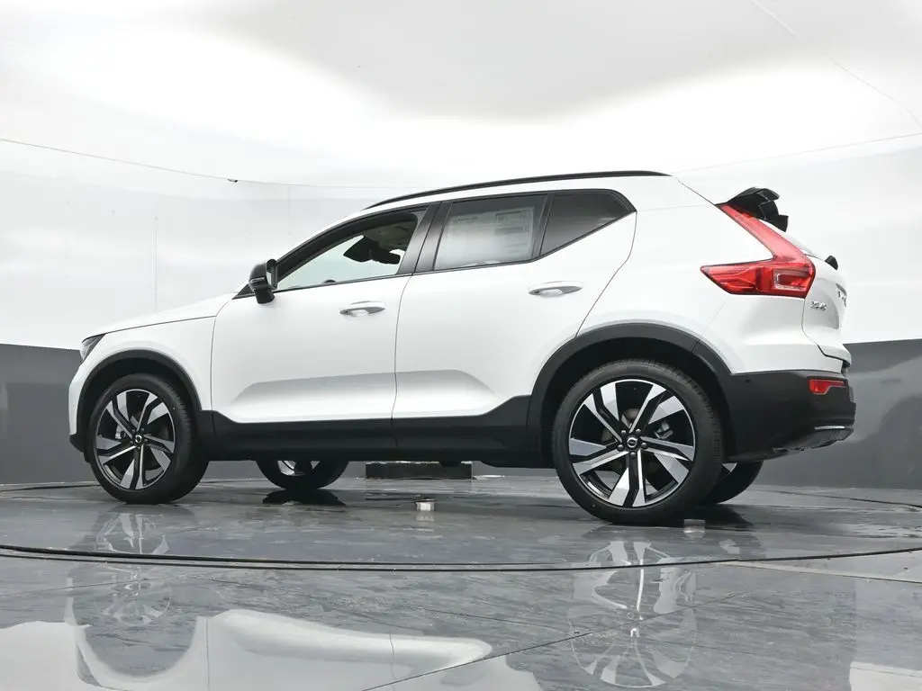 2026 Volvo - image 45