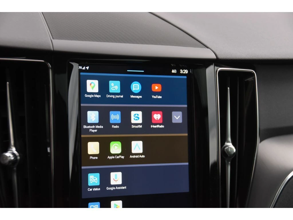 2025 Volvo - image 21