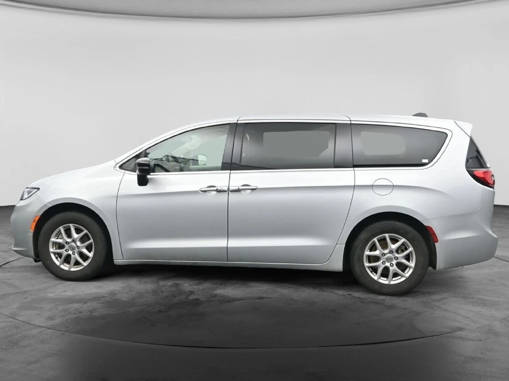 2024 Chrysler Pacifica Touring L - Photo 6