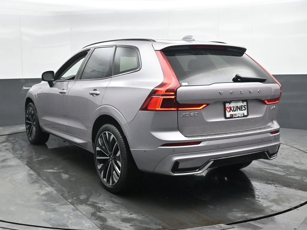 2026 Volvo - image 8