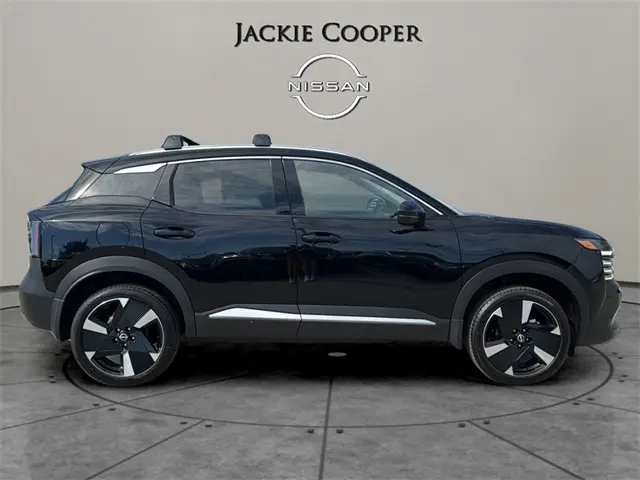 2026 Nissan Kicks SR photo 5