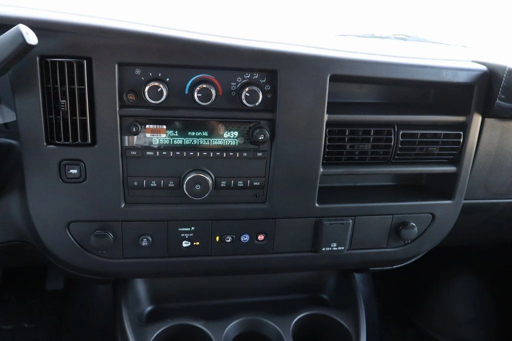 2025 Chevrolet Express Cargo Work Van - Photo 9
