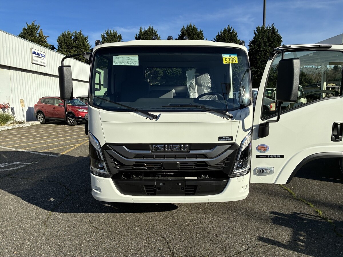 2026 Isuzu NRR in Mount Vernon, WA — photo 5