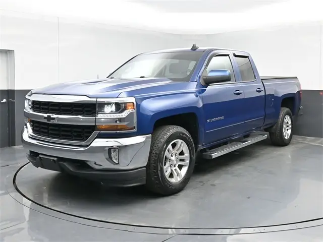 2017 Chevrolet Silverado 1500 LT photo 4