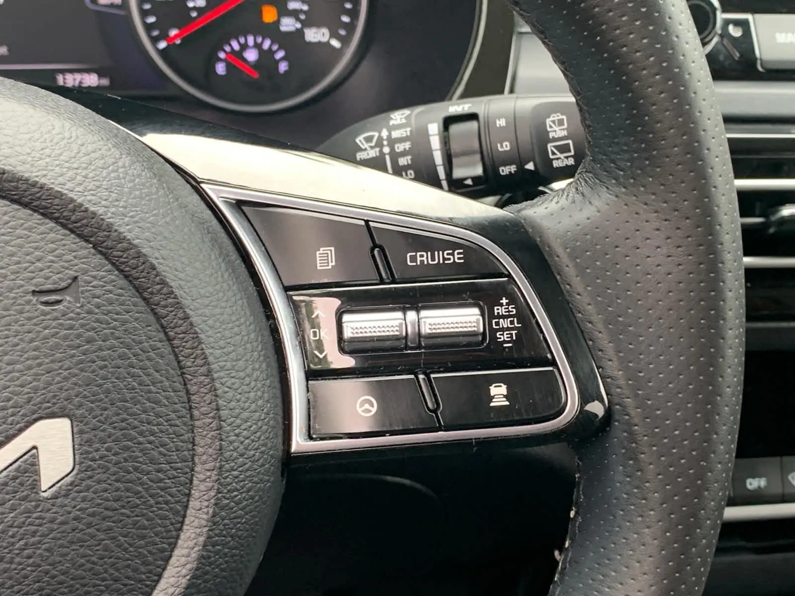 2023 Kia Seltos SX photo 19